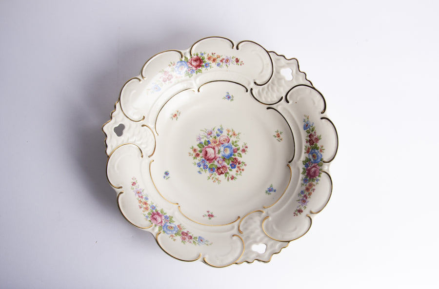 Vassoio con fiori e dettagli oro