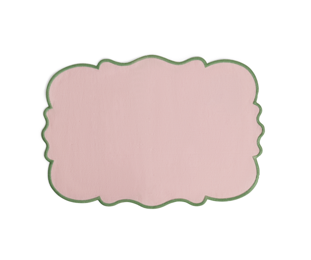 Set 2 scalloped placemats