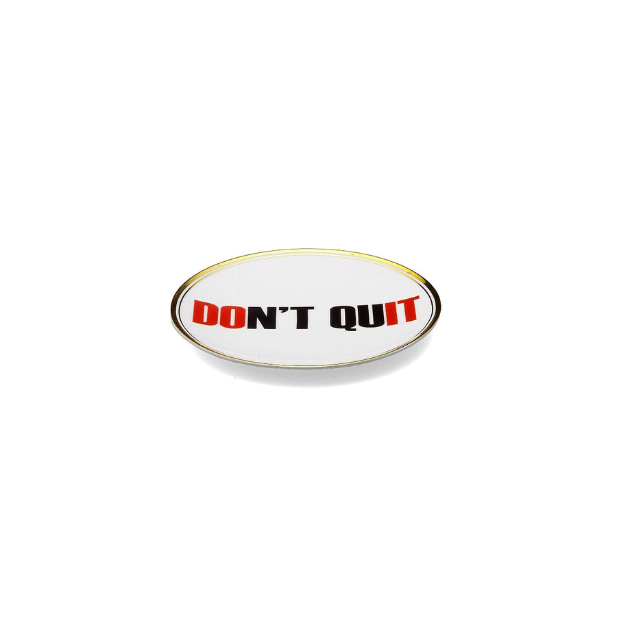 Piatto in porcellana con decalco Don't Quit, bordo oro